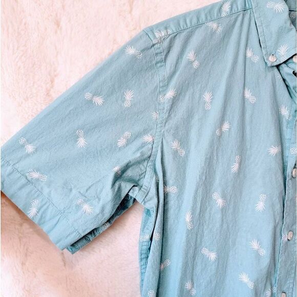 George Men's Casual Short Sleeve Light Blue Button Down Pineapple Accents Size S - Picture 2 of 8
